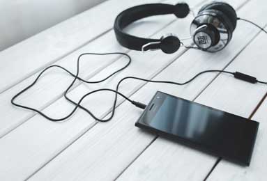 德甲知名评论员谈菲尔克鲁格加盟米兰：他的优点是团队型球员，头球很好，缺点是容易受伤